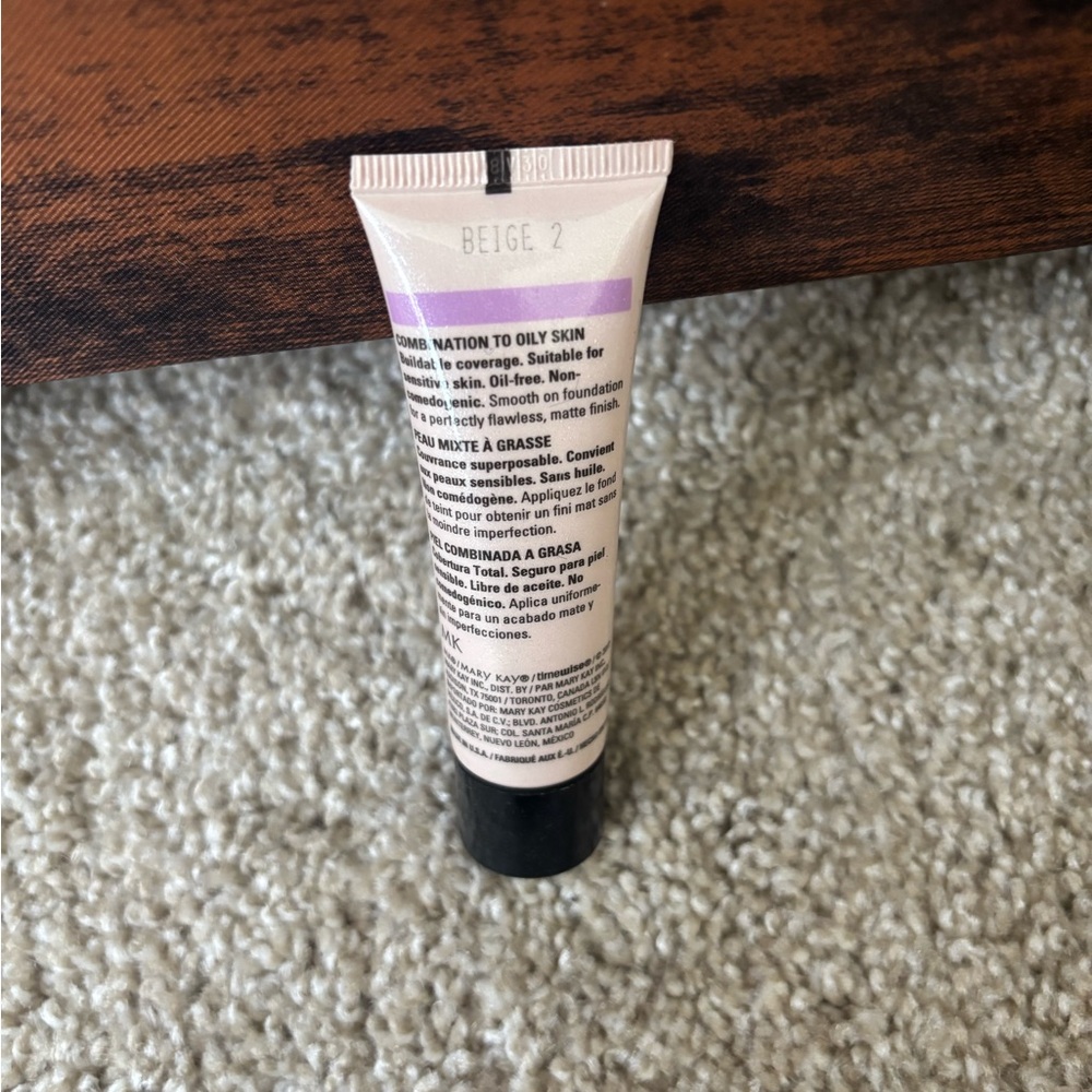 Beige 2 Liquid Foundation for Oily Skin - Lightweight Matte Finish-no box